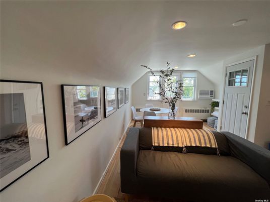 Dining room, Interior, Recessed Lighting