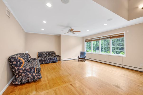 Interior, Recessed Lighting, Wood Texture Flooring