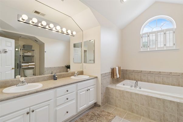 Bathroom, Dual Sink Vanities, Interior