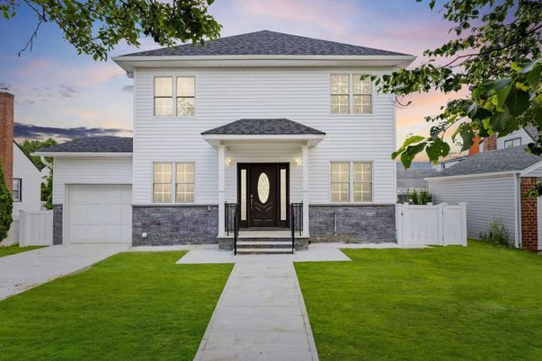Attached, Backyard, Exterior, Facade, Georgian