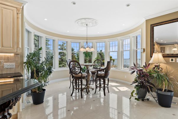 Dining room, Interior, Pendant Lights, Recessed Lighting, Water