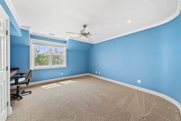 Empty room, Home Office, Interior, Recessed Lighting