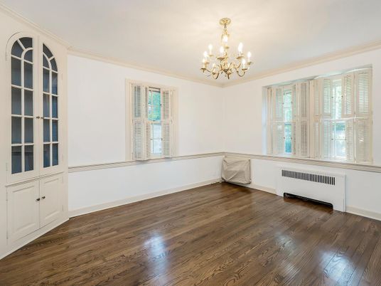 Chandelier, Empty room, Interior, Wood Texture Flooring