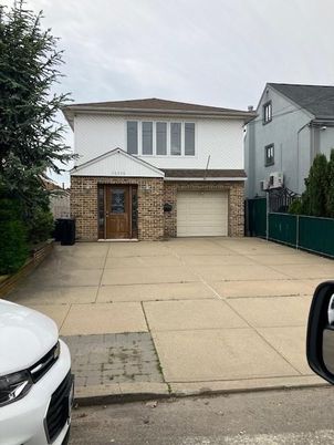 Attached, Exterior, Facade, Brick Facade, Split Level