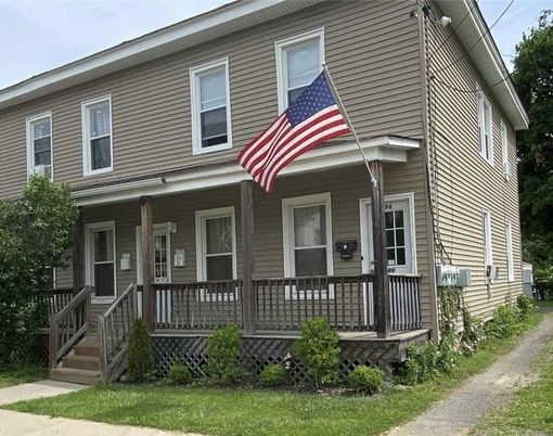 Exterior, Facade, Rowhouse