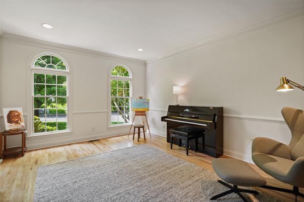 Interior, Piano, Recessed Lighting, Wood Texture Flooring