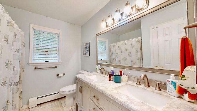 Bathroom, Dual Sink Vanities, Interior