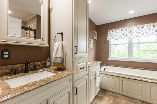 Bathroom, Interior, Recessed Lighting