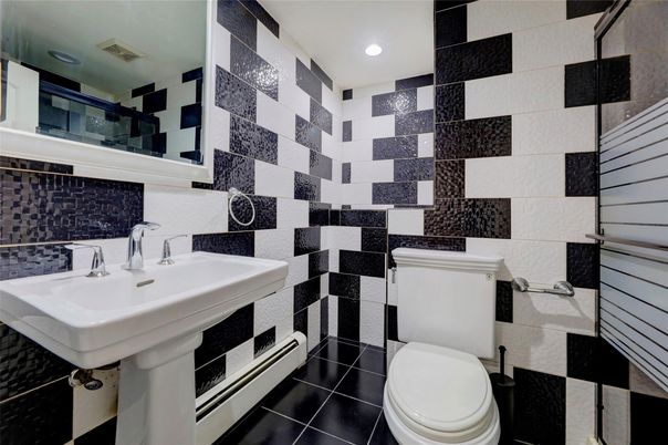 Bathroom, Interior, Recessed Lighting