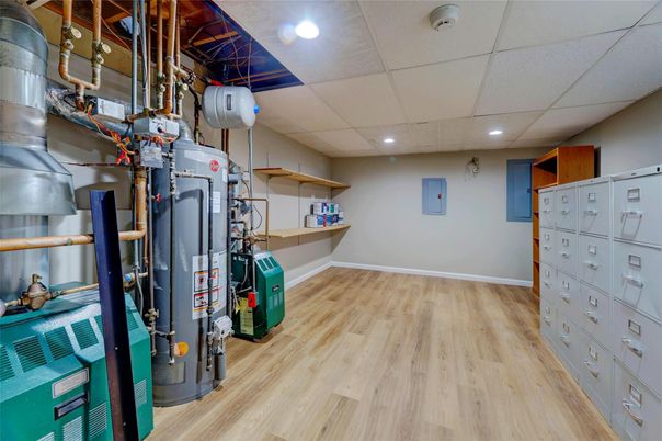 Interior, Recessed Lighting, Wood Texture Flooring