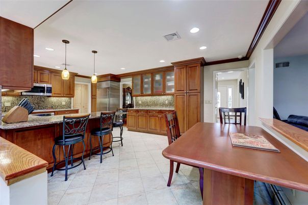 Interior, Kitchen, Pendant Lights, Recessed Lighting, Stainless Steel Appliances