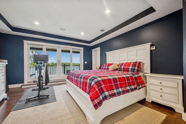 Bedroom, Fitness Equipment, Interior, Recessed Lighting, Wood Texture Flooring