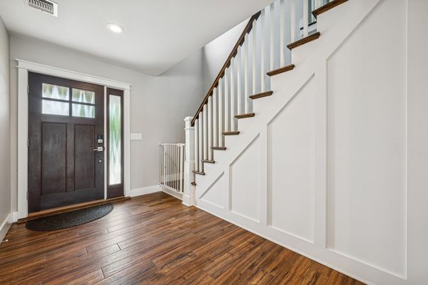 Interior, Recessed Lighting, Wood Texture Flooring