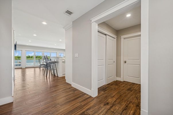 Empty room, Interior, Recessed Lighting, Water, Wood Texture Flooring