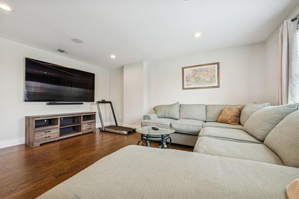 Interior, Living room, Recessed Lighting, Wood Texture Flooring