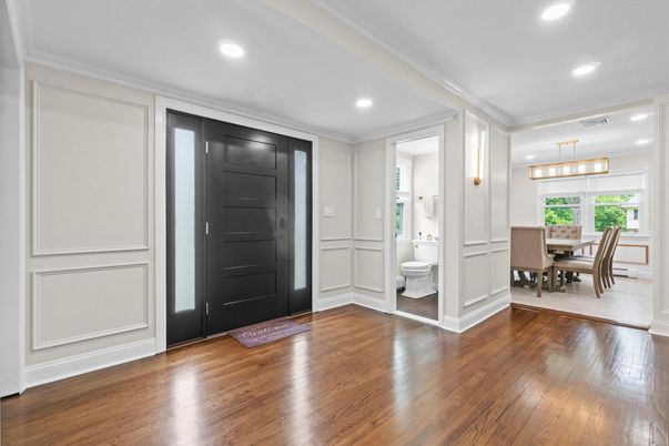 Bathroom, Dining room, Interior, Pendant Lights, Recessed Lighting, Wood Texture Flooring