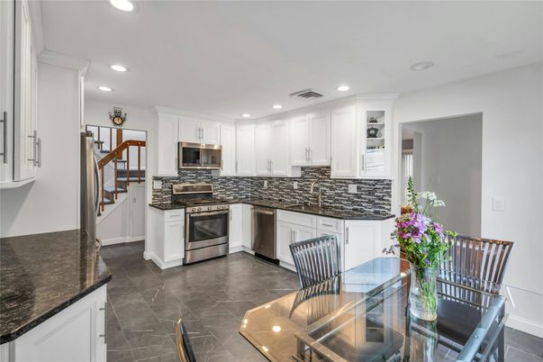 Dining room, Interior, Kitchen, Recessed Lighting, Stainless Steel Appliances