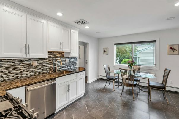 Dining room, Interior, Kitchen, Recessed Lighting