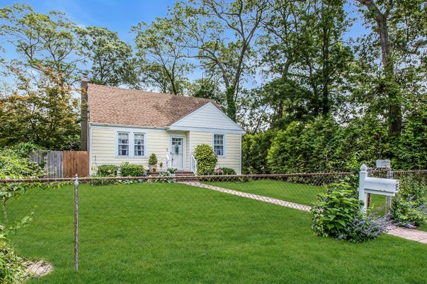 Backyard, Exterior, Facade, Cape Cod
