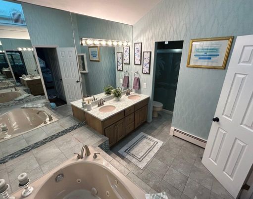 Bathroom, Dual Sink Vanities, Interior