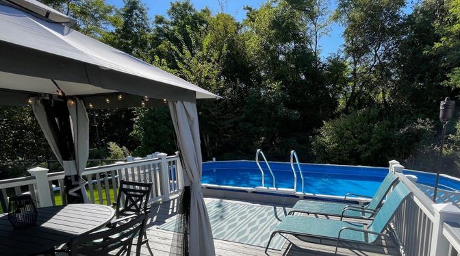 Exterior, Pool