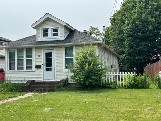 Exterior, Facade, Cape Cod