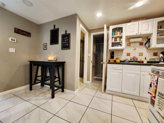 Interior, Kitchen, Marble, Recessed Lighting
