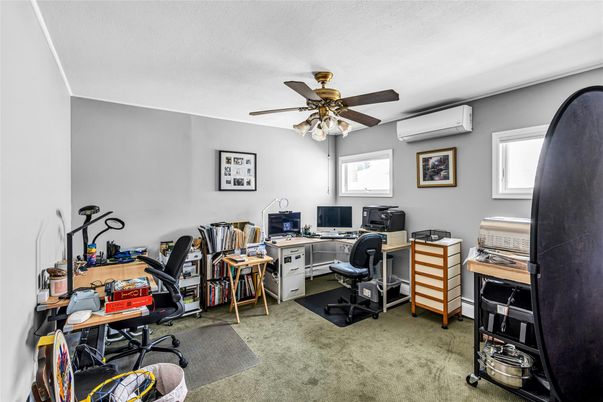 Home Office, Interior