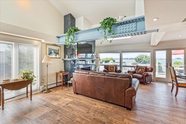 Interior, Living room, Recessed Lighting, Water, Wood Texture Flooring