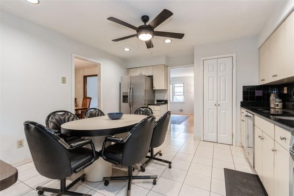 Dining room, Interior, Kitchen, Recessed Lighting