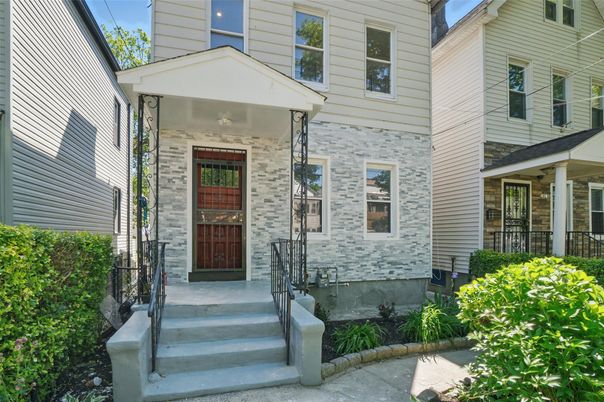 Exterior, Facade, Brick Facade, Rowhouse