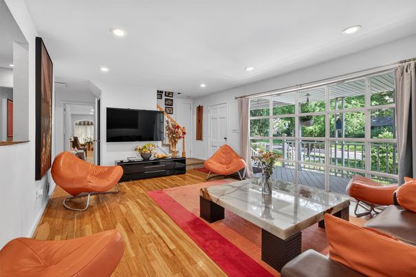 Interior, Living room, Recessed Lighting, Wood Texture Flooring