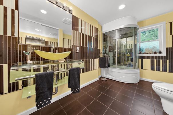 Bathroom, Interior, Recessed Lighting