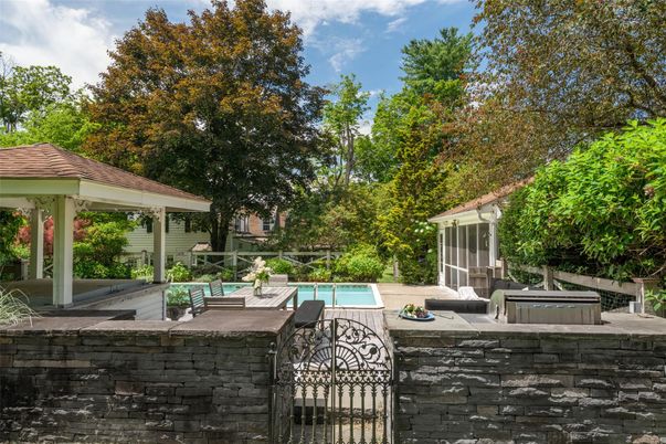 Exterior, Hot Tub, Pool