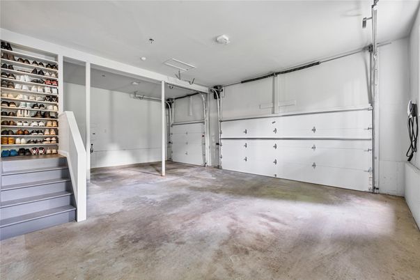 Garage, Interior