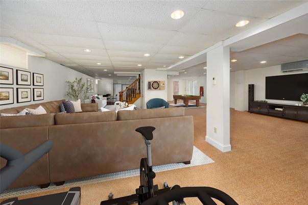 Fitness Equipment, Interior, Living room, Recessed Lighting