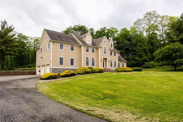 Attached, Backyard, Exterior, Facade, Queen Anne Victorian