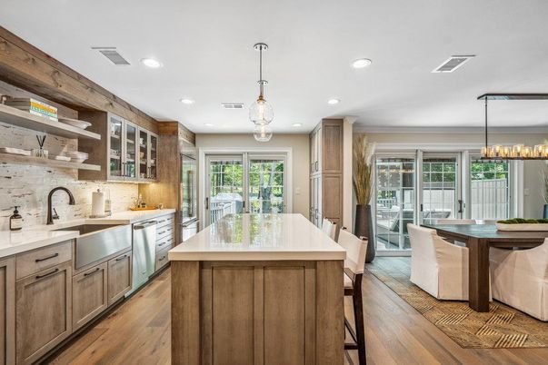 Dining room, Interior, Kitchen, Pendant Lights, Recessed Lighting, Wood Texture Flooring