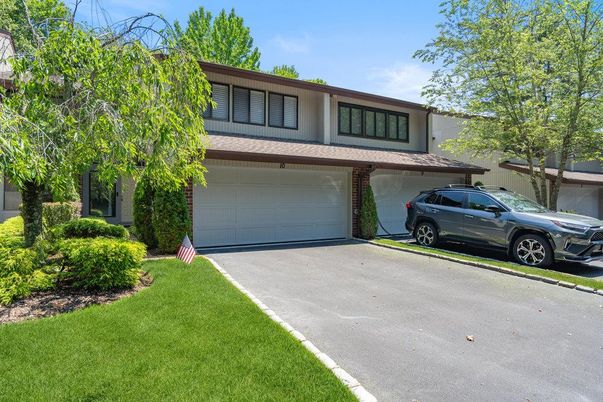 Attached, Exterior, Facade, Brick Facade, Modern