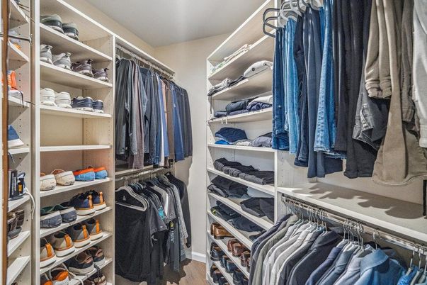 Interior, Walk-in Closets, Wood Texture Flooring