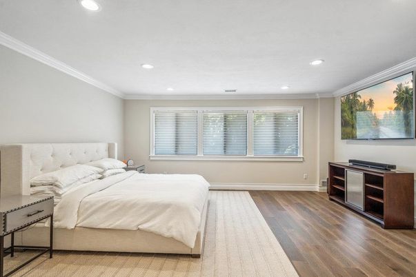 Bedroom, Interior, Recessed Lighting, Wood Texture Flooring