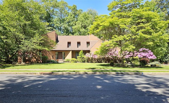 Exterior, Facade, Cape Cod
