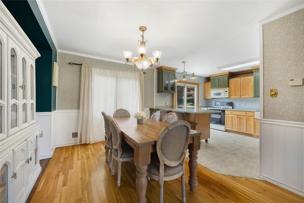 Chandelier, Dining room, Interior, Kitchen, Wood Texture Flooring