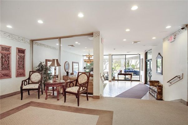 Dining room, Interior, Pendant Lights, Recessed Lighting