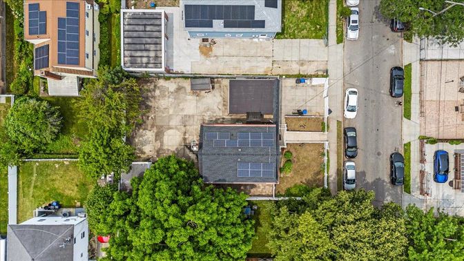 Exterior, Drone