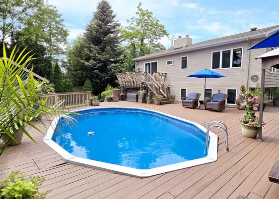 Exterior, Pool