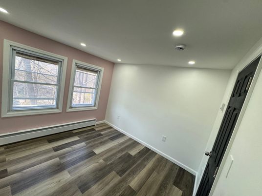 Empty room, Interior, Recessed Lighting, Wood Texture Flooring