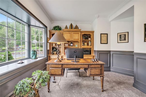 Home Office, Interior
