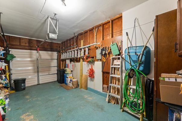 Garage, Interior