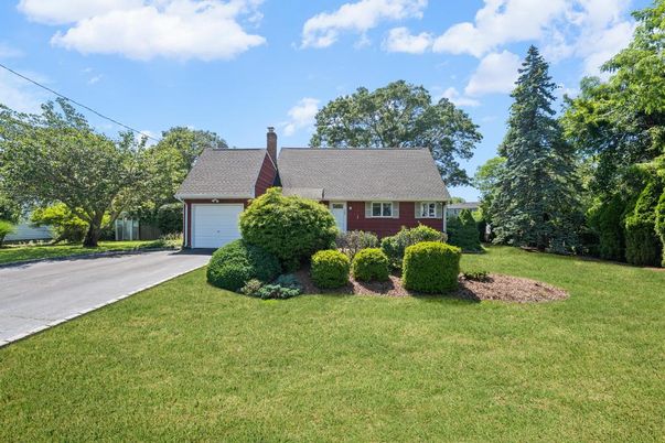 Attached, Detached Garage, Exterior, Facade, Cape Cod